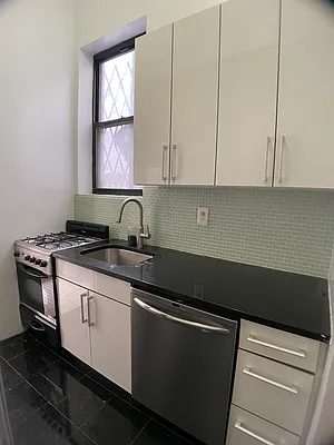 Rented by Dynamik Realty | media 7