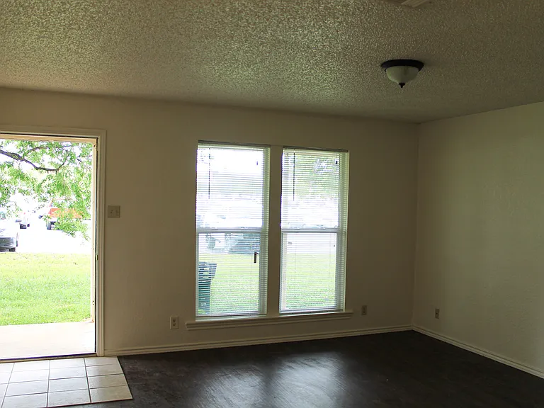 924 W Chestnut St #3 — Photo 3