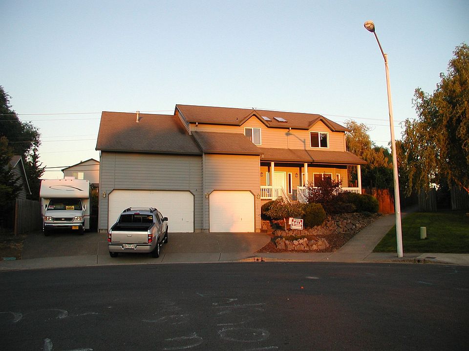 Front view- w/RV parking