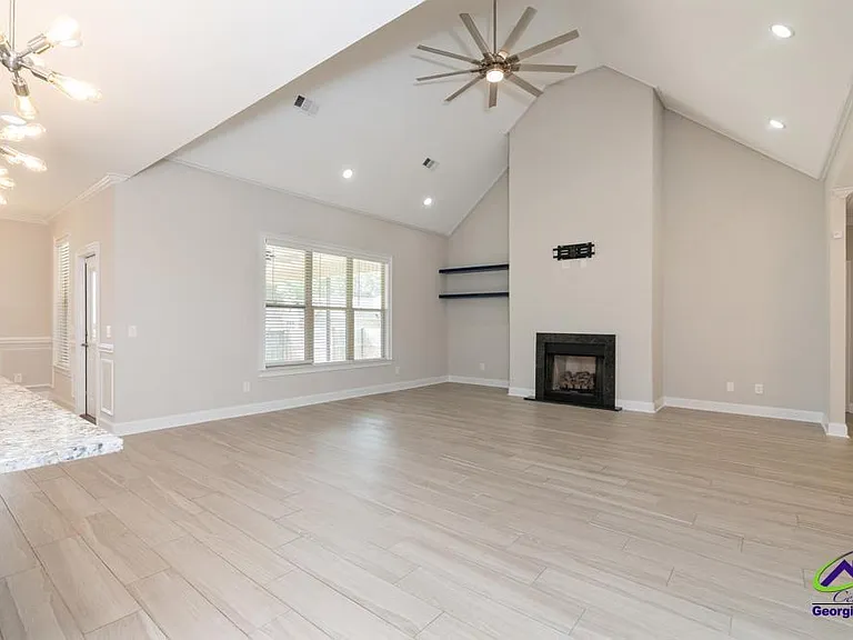 101 Georgia Dean St — Photo 15