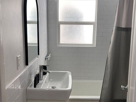 4th image of 2050 Dracena Dr APT 18