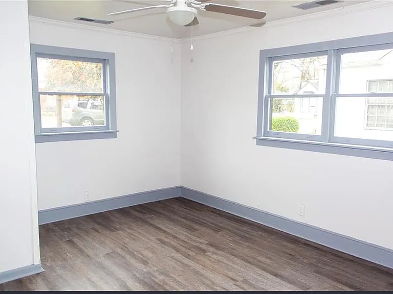 2418 Crestview Ave — Photo 6