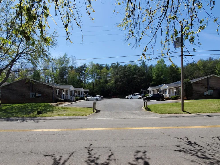 2812 Plymouth Rd #19 — Photo 2