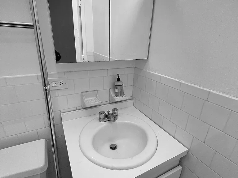 5-32 47th Rd #3 — Photo 6