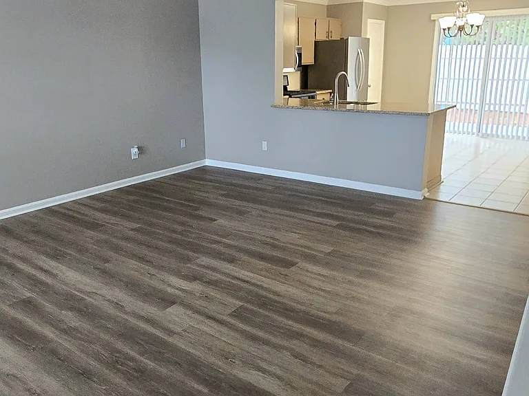 407 Bainbridge Dr — Photo 4