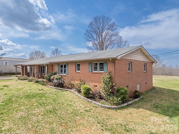 5th image of 414 Sandy Run Church Rd