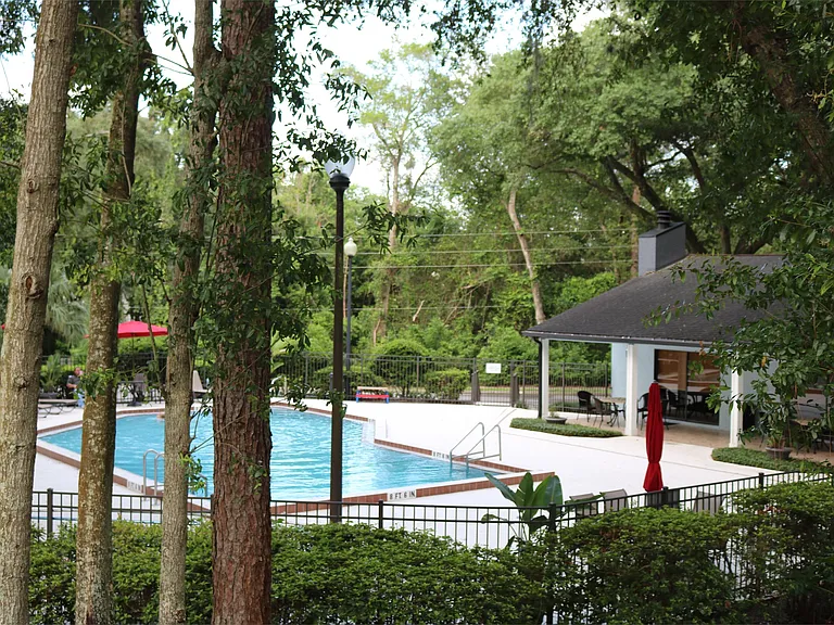 202 Riverbend Dr #201 — Photo 13