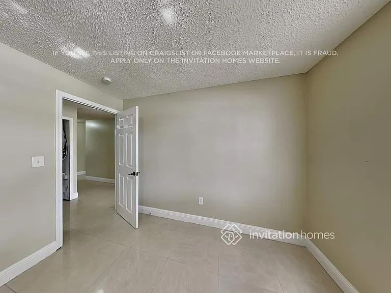 1086 NW 128th Ave — Photo 15