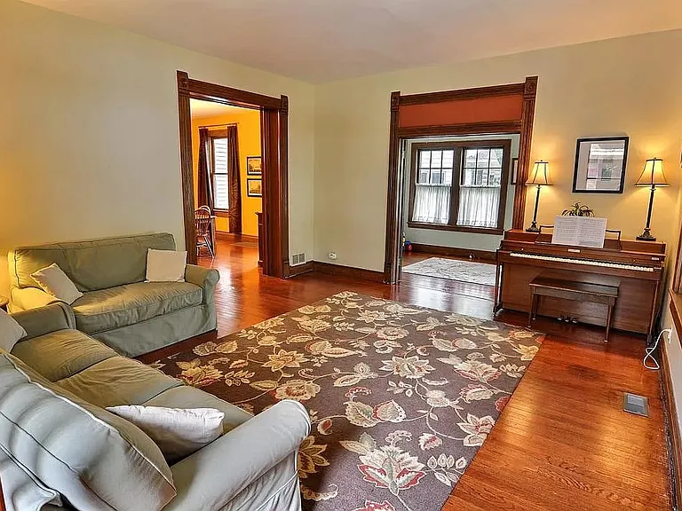 1005 Pontiac Ave — Photo 3