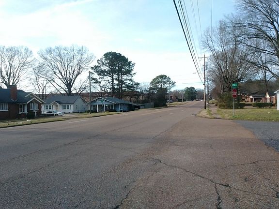 4th image of 1006 Hollywood Dr