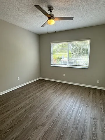 1631 Sherbourne St — Photo 18