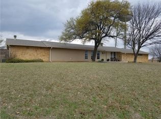 1800 S College Ave, Decatur, TX 76234