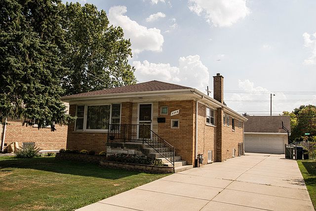 1st image of 5405 W Oakdale Dr