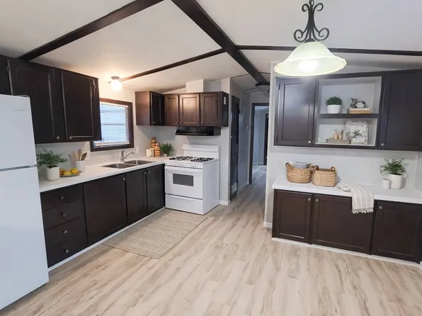 1 Deerwood Park, Centralia, IL 62801