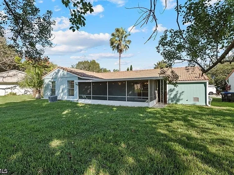 5556 Memorial Dr — Photo 4
