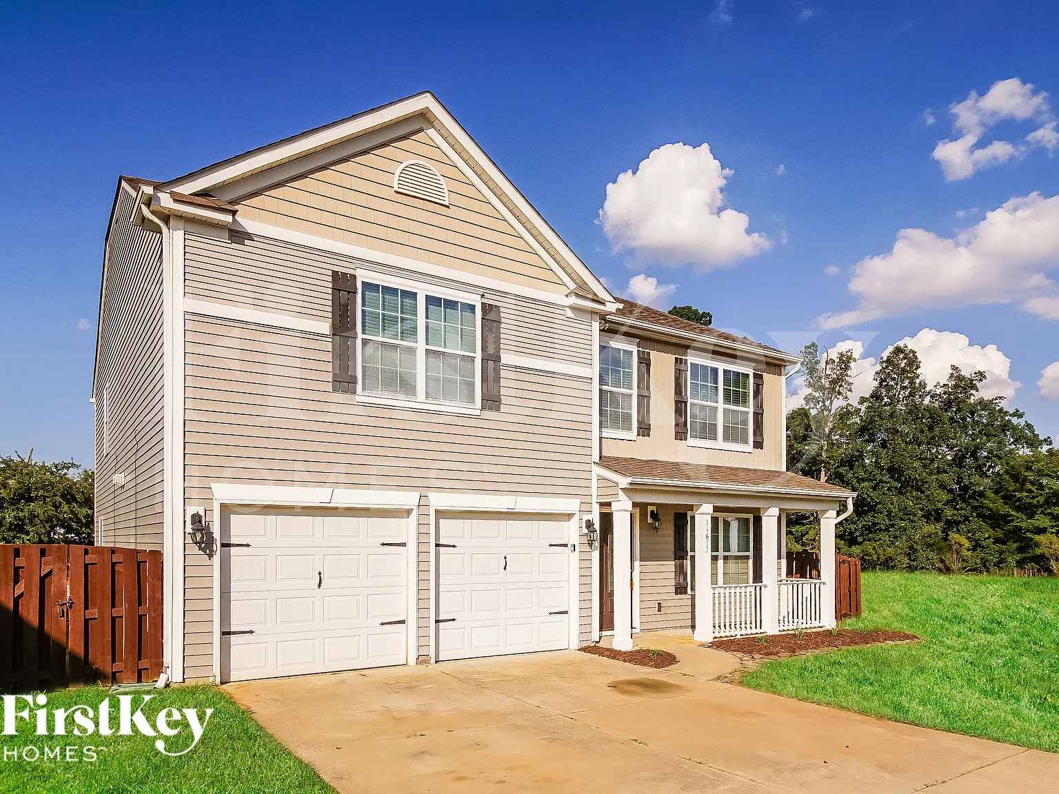4 bed, 2.5 bath, 2816 sqft, $2,815 — Photo 3