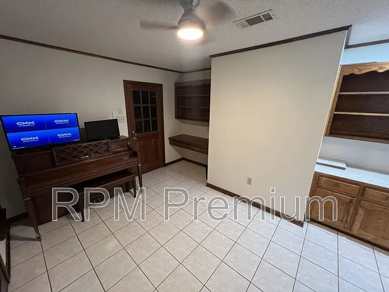13936 Cayuga Dr — Photo 22