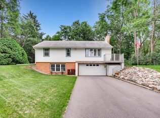 3834 E County Line Rd, Saint Paul, MN 55110