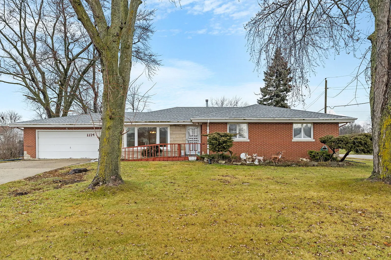 1124 E Division St photo 1