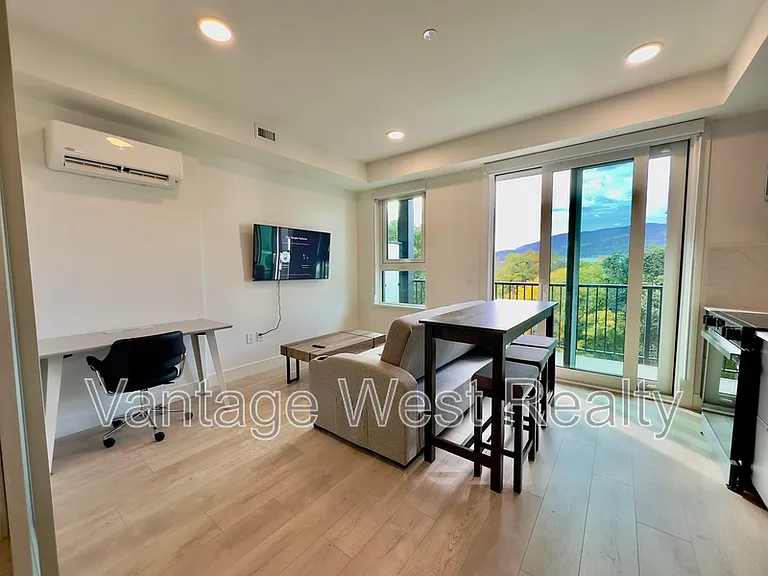 620 Coronation Ave #407 — Photo 6