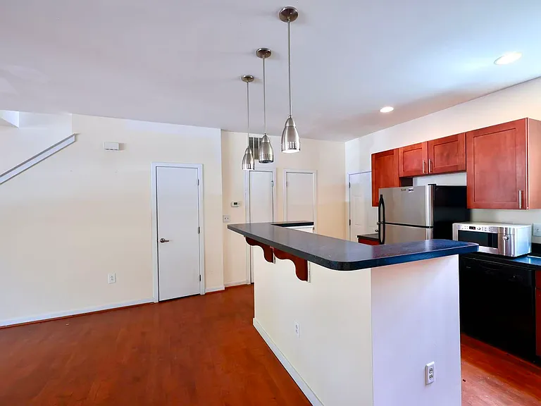 621 N 10th St #1 — Photo 12