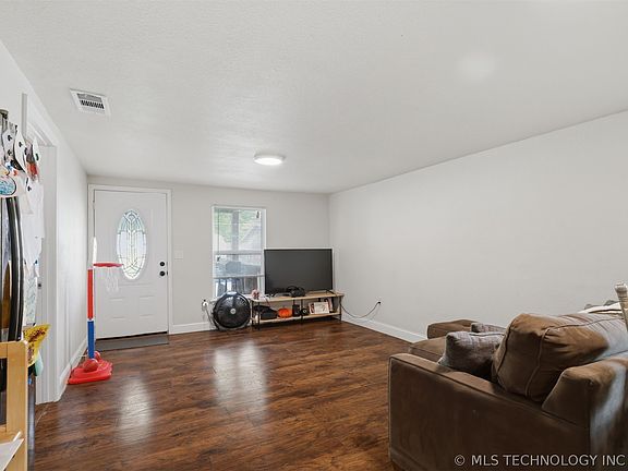 3rd image of 112 Umstead
