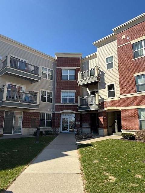 1st image of 5198 Sassafras Dr Unit 205