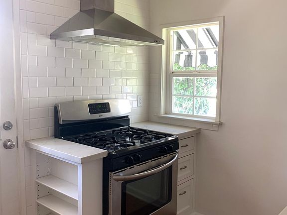 3rd image of 227 N Cordova St #227