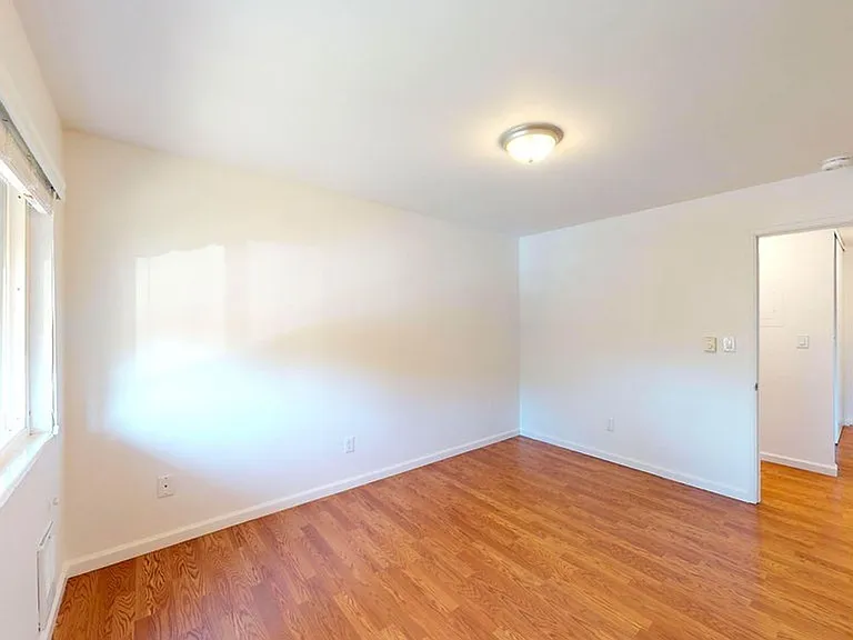 2220 Minor Apartments — Photo 15