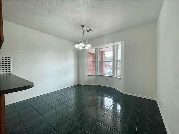 5th image of 3905 Tara Ln