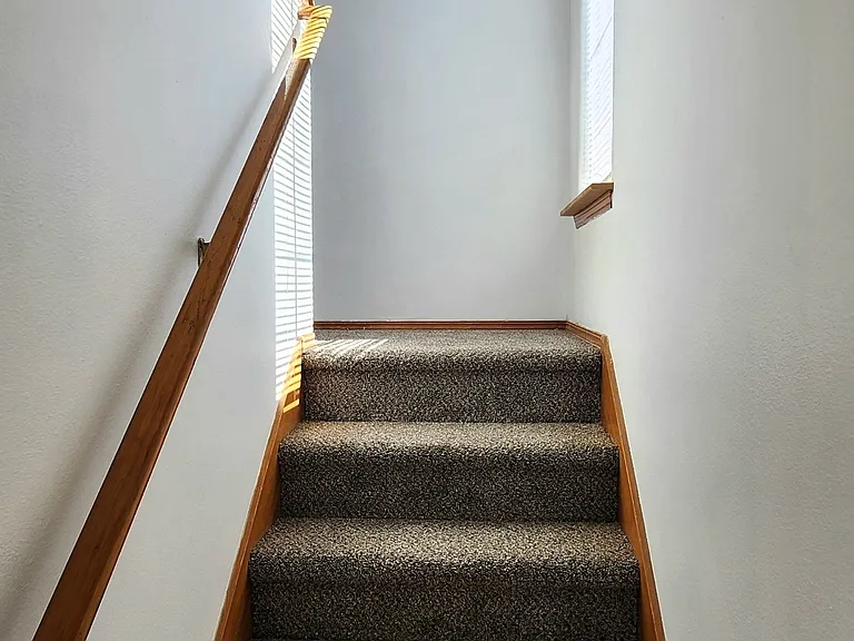 1326 S Skyline Dr — Photo 1