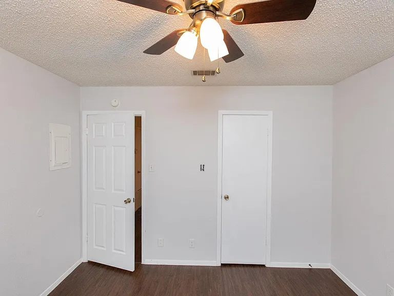 2102 Courtney St #A — Photo 10