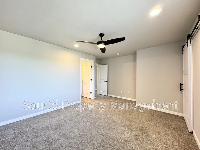 5531 SE Logan Ln — Photo 15