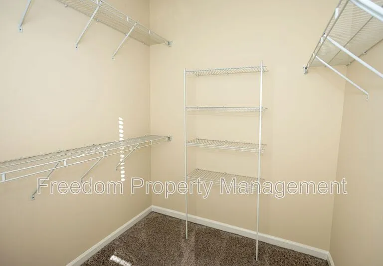 7408 Brunson Cir — Photo 30