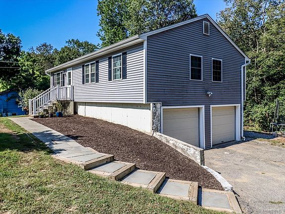 4th image of 35 Hillendale Drive