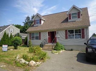 3 Violet Rd, Lynnfield, MA 01960