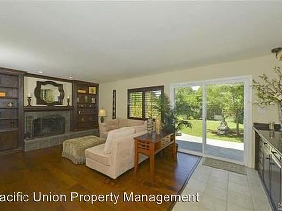 4th image of 1011 Round Hill Cir