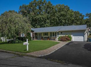 3 E End Rd, Rocky Point, NY 11778