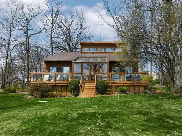 5218 Foxcroft Dr, Schnecksville, PA 18078