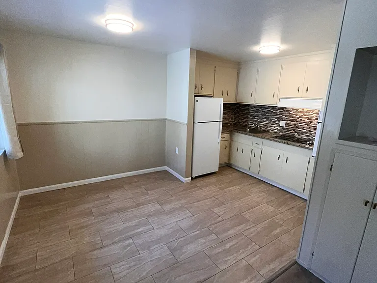Lee Crest Apartments — Photo 7