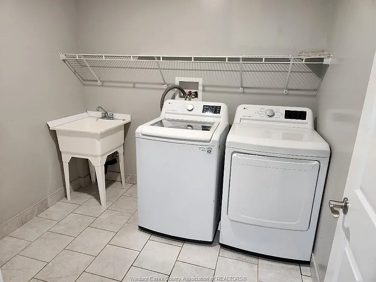 839 Assumption St #4 — Photo 6