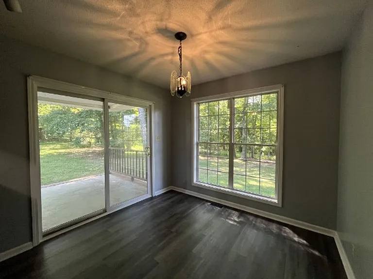 1130 Hunting Creek Ct — Photo 9