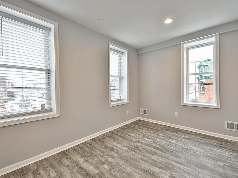 400 W Penn St #2 — Photo 12