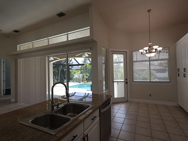 4905 Sands Blvd — Photo 11