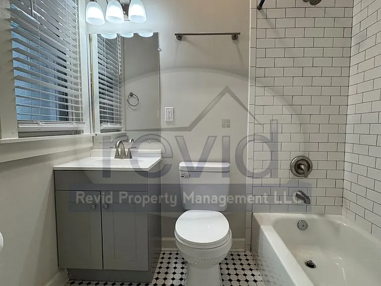 The Broadmoor Apartments — Photo 19