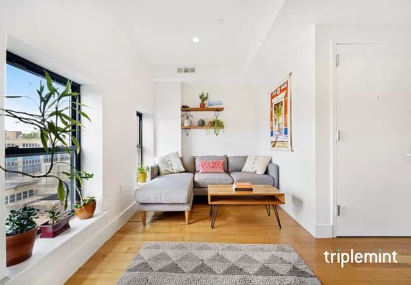 4th image of 620 Lafayette Ave APT 4