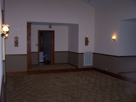 3rd image of 316 Mountain View Dr
