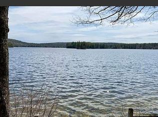 31 Baxter Rd, Raymond, ME 04071