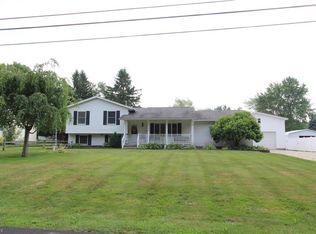 4154 Tapper Rd, Barberton, OH 44203