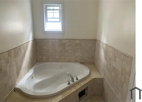 3 bed, $2,100 — Photo 2
